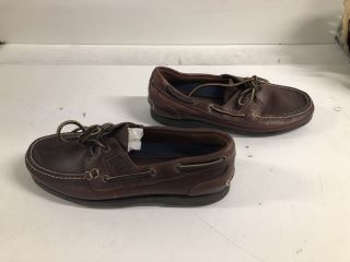 PAIR OF TIMBERLAND BROWN LEATHER SHOES - SIZE UK 10