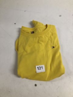 TOMMY HILIFGER DESIGNER TEE IN YELLOW - SIZE L/G