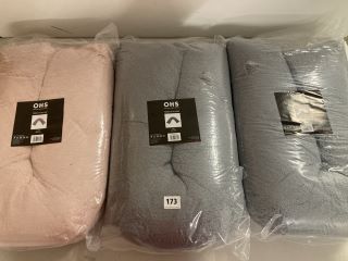 3 X OHS ITEMS TO INCLUDE TEDDY V PILLOW