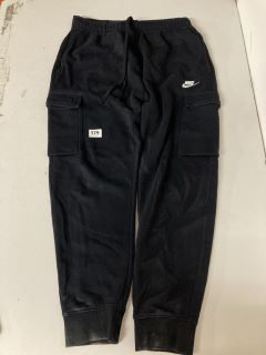 NIKE BLACK JOGGERS IN BLACK SIZE M