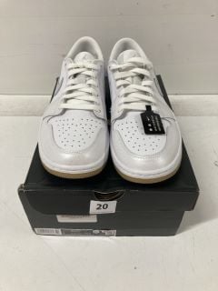 PAIR OF AIR JORDAN 1 LOW G TRAINERS IN WHITE - SIZE UK 8