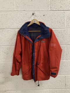 BERGHAUS DESIGNER WATERPROOF JACKET IN RED - SIZE