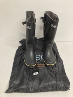 PAIR OF JILEON THE WIDE CALF WELLIES IN BLACK - SIZE UK 7