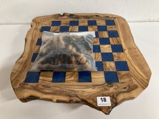 CHESS BOARD WITH STORAGE DRAW AND CHESS PIECES