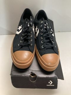 CONVERSE CANVAS SHOES SIZE:10