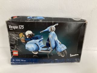 LEGO VESPA 1960S 10298 1106 PCS