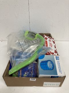 BOX OF ASSORTED ITEMS INC ICE CUBE MAKER