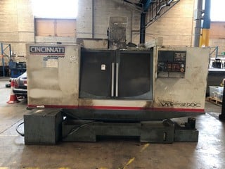 GREY CINCINNATI CNC MILLING MACHINE NUMBER: 91203687A SERIAL NUMBER 7064-FOO-KT0125