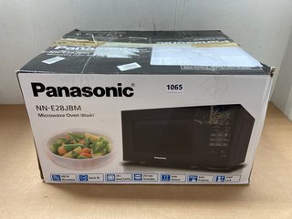 PANASONIC NN-E28JBM MICROWAVE OVEN IN BLACK: LOCATION - BR4