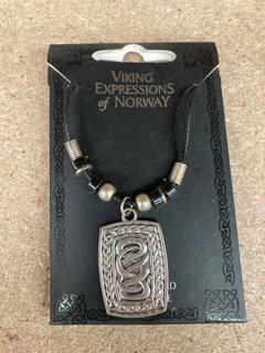 A VIKING EXPRESSIONS OF NORWAY SILVER PLATED PENDANT AND CHAIN: LOCATION - CR