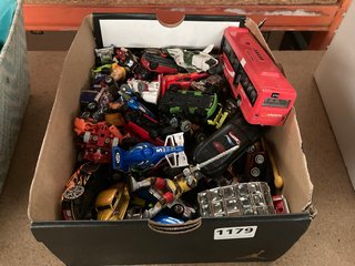 A COLLECTION OF VINTAGE DIE CAST METAL TOY VEHICLES: LOCATION - CR