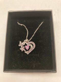 A HEART PENDANT AND CHAIN: LOCATION - CR