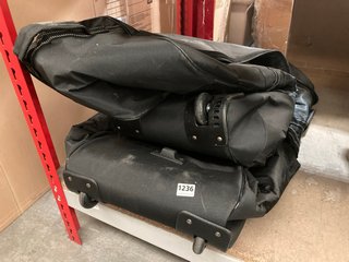 BIG MAX HOUSTON TRAVEL COVER IN BLACK TO ALSO INCLUDE BIG MAX TRAVELER TRAVEL COVER IN BLACK - COMBINED RRP £178.00: LOCATION - BR7