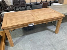 APPROX 6 X 3FT EXTENDING DINING TABLE IN OAK