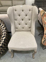 WINGBACK STUDDED BUTTON DETAIL ARMLESS CHAIR IN LIGHT GREY