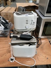 APPROX 6 X ASSORTED JOHN LEWIS ITEMS TO INCLUDE JOHN LEWIS 2 SLICE TOASTER IN WHITE