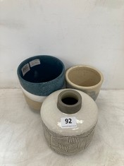 CERAMIC OCEAN PLANT POT IN BLUE / BEIGE TO INCLUDE CERAMIC PLANT POT IN BEIGE TO INCLUDE CERAMIC PATTERNED VASE IN GREY / WHITE