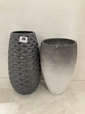 TALL CERAMIC TEXTURED GRADIENT VASE IN MATT GREY TO INCLUDE TALL DIAMOND LATTICE VASE IN GLOSS DARK GREY