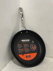 LE CREUSET TOUGHENED NON-STICK 30CM SHALLOW FRYING PAN