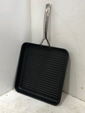 LE CREUSET TOUGHENED NON-STICK 28CM SQUARE GRILL PAN