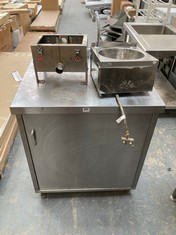 3 X ASSORTED ITEMS TO INCLUDE FRANCIS STAINLESS STEEL CABINET (KERBSIDE PALLET DELIVERY)