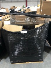 PALLET OF ASSORTED ITEMS TO INCLUDE MATCHMAN METHOD FEEDER 11020 - MODEL NO. MMF11Q (KERBSIDE PALLET DELIVERY)