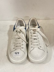 ALEXANDER MCQUEEN OVERSIZED TRAINERS WHITE/BLUE SIZE 39 RRP- £220