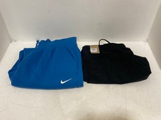 2 X ASSORTED NIKE CLOTHING TO INCLUDE BLUE OVERSIZED FIT HIGH RISE JOGGERS SIZE LG