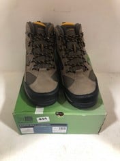 2 X ASSORTED HIKING BOOTS TO INCLUDE KARRIMOR BODMIN MID 4 WEATHERTITE BOOTS BLACK SIZE 8