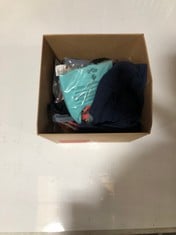 BOX OF ASSORTED ADULT BRANDED CLOTHING TO INCLUDE TIMBERLAND 100% MERINO WOOL SWEATER NAVY BLUE SIZE LG