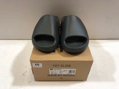 ADIDAS YEEZY SLIDE DARK ONYX SIZE 7