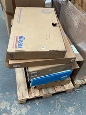 PALLET OF ASSORTED CAR ITEMS / PARTS TO INCLUDE AIR CONDENSER FOR MERCEDES C CLASS / E CLASS (KERBSIDE PALLET DELIVERY)