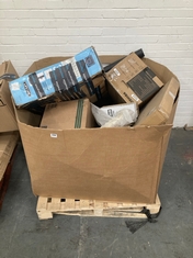 PALLET OF ASSORTED ITEMS TO INCLUDE TOSHIBA 20L MICROWAVE OVEN IN WHITE MODEL NO. MM-EM20P (KERBSIDE PALLET DELIVERY)