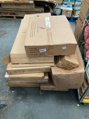 PALLET OF ASSORTED ITEMS TO INCLUDE WALL MIRROR SIZE 148 X 9 X 54CM (KERBSIDE PALLET DELIVERY)