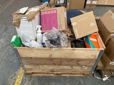 PALLET OF ASSORTED ITEMS TO INCLUDE KNIGHTSBRIDGE CCT ADJUSTABLE LED BULKHEAD (KERBSIDE PALLET DELIVERY)