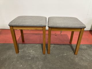 2X CHESHIRE OAK STOOL WITH NATURAL FABRIC SEAT PAD