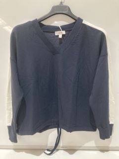 QTY OF THE WHITE COMPANY ITEMS TO INCLUDE STRIPED SLEEVE SWEATSHIRT - BLACK - M - TOTAL RRP £130