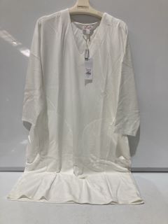 A QTY OF THE WHITE COMPANY CLOTHES TO INCLUDE JERSEY LINEN LUREX CONTRAST TSHIRT 18 WHITE TOTAL RRP £394