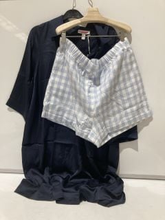 A QTY OF THE WHITE COMPANY CLOTHES TO INCLUDE WASHED SATIN POPOVER SHIRT DRESS 12 NAVY TOTAL RRP £233