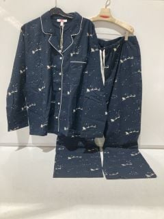 A QTY OF THE WHITE COMPANY CLOTHES TO INCLUDE ORGANIC BRUSHED COTTON STARRY NIGHT PJ SET XL NAVY TOTAL RRP £389