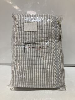 A QTY OF THE WHITE COMPANY ITEMS TO INCLUDE HALDEN QUILT WHITE/GREY DOUBLE TOTAL RRP £430