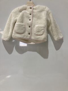 A QTY OF THE WHITE COMPANY CLOTHES TO INCLUDE RECYCLED TEDDY FLEECE COAT 9-12MTH WINTER WHITE TOTAL RRP £148