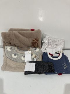 A QTY OF THE WHITE COMPANY CLOTHES TO INCLUDE SCALLOPED EDGE SPARKLE SOCK ONE SIZE BLACK TOTAL RRP £149