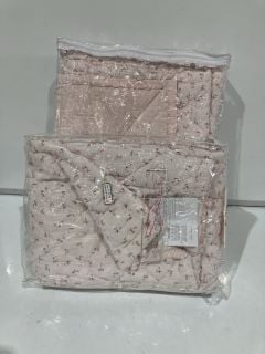 A QTY OF THE WHITE COMPANY ITEMS TO INCLUDE FLORAL QUILT WITH RECYCLED FRILL PINK COT BED TOTAL RRP £218