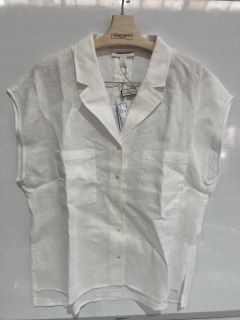 A QTY OF THE WHITE COMPANY ITEMS TO INCLUDE SLEEVELESS LINEN SHIRT 16 WHITE TOTAL RRP £238