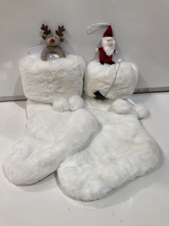 A QTY OF THE WHITE COMPANY ITEMS TO INCLUDE PULL ALONG JINGLE REINDEER NATURAL ALL AGES TOTAL RRP £232