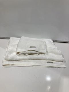 A QTY OF ASSORTED WHITE COMPANY TOWELS