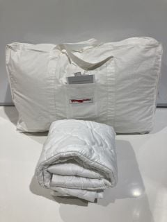 A QTY OF THE WHITE COMPANY ITEMS TO INCLUDE LUXURY HUNGARIAN GOOSE DOWN PILLOW TOTAL RRP £260