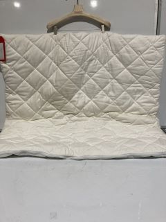 A QTY OF THE WHITE COMPANY ITEMS TO INCLUDE COTTON MATTRESS TOPPER DOUBLE TOTAL RRP £219