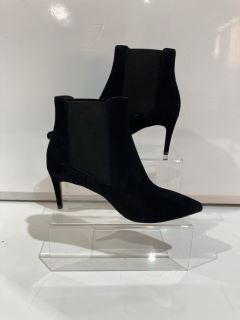 THE WHITE COMPANY SUEDE KITTEN HEELED BOOTS IN BLACK - SIZE 5 RRP £139